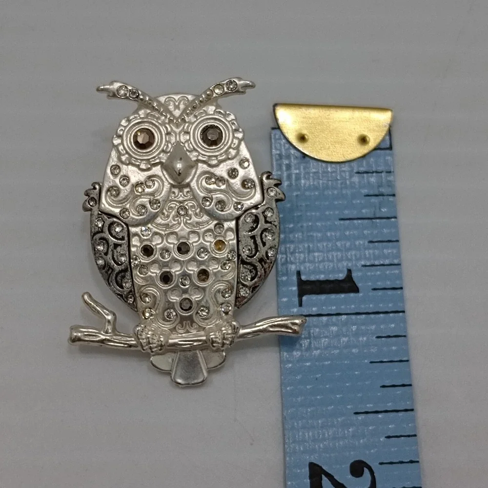 Disney Owl Brooch Rhinestone Silver Tone Crystal Pin Vtg Y2K Collectible Disney
